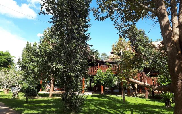 Baan Suansabaijai Resort