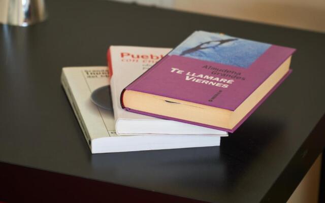 Rodrigo Triana Courtyard by Valcambre