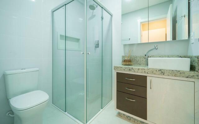 Apartamento 3 suítes c jacuzzi centro de Bombinhas