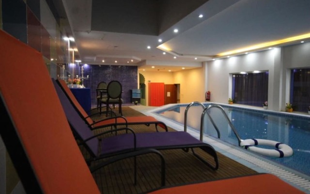 Bhanis Hotel