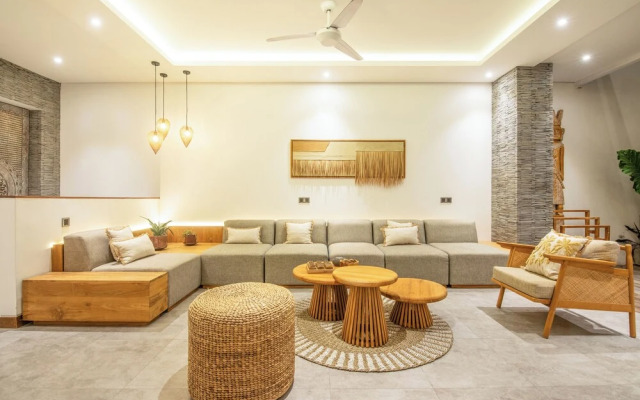 Coastal Comfort: Cozy 4BR Villa, 5 Min Walk to Finns Beach