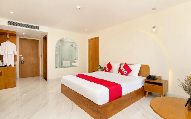 Oyo 541 Maple Suite Hotel