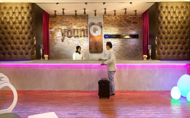 the youniQ Hotel