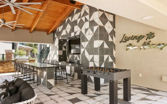 CozySuites at Kierland Commons