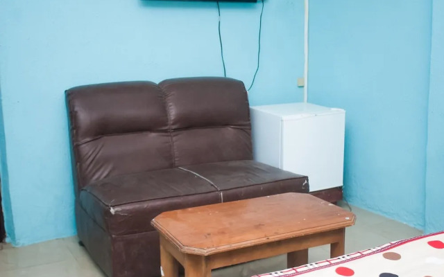 Janny Paul Hotel & Suites