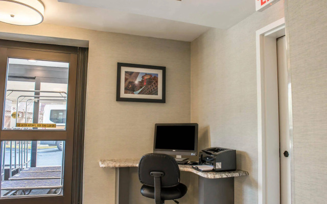 Quality Inn University Center