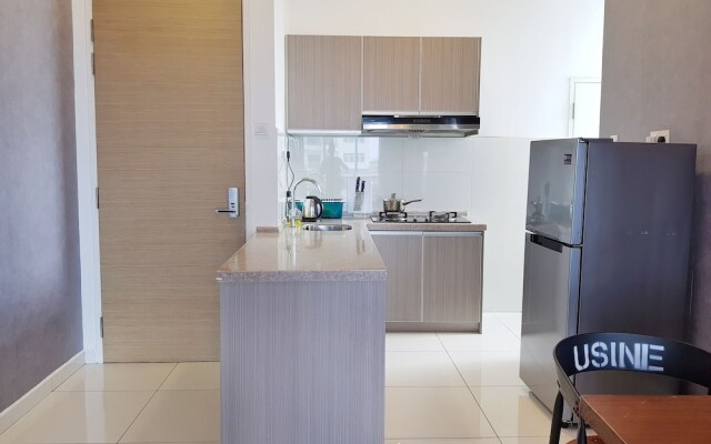 Teiw Family Homestay at Skypod Residence Puchong