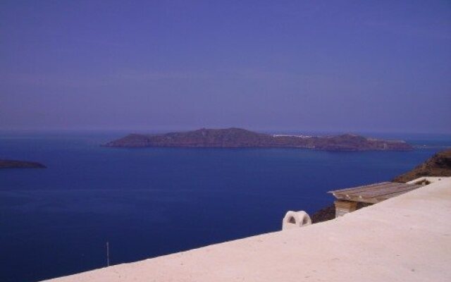 Hotel Thira