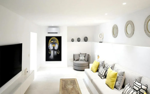 Magnificent Villa With Heated Pool