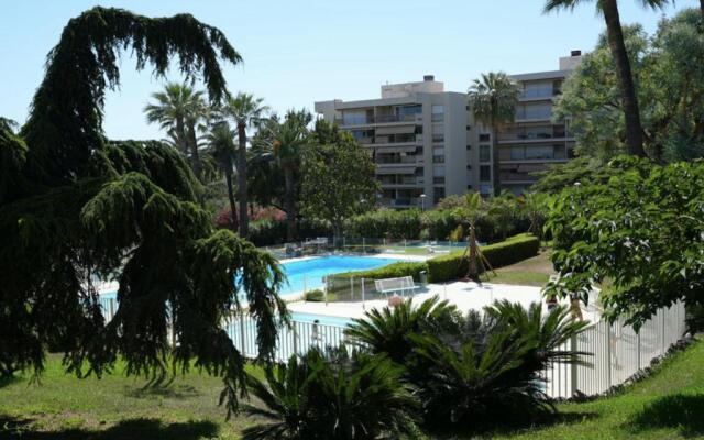 Superb 3 rooms with pool and tennis