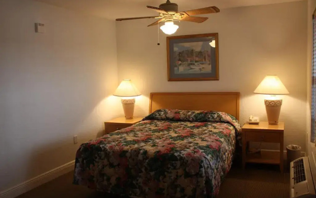 Lake Roy Beach Inn