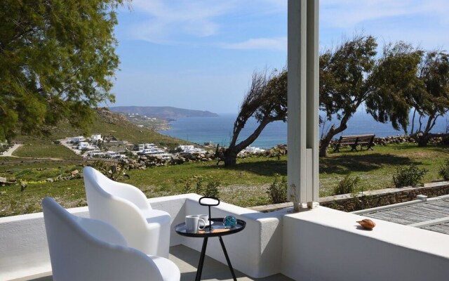 Villa Dafni 4BD with Pool in Kalafatis
