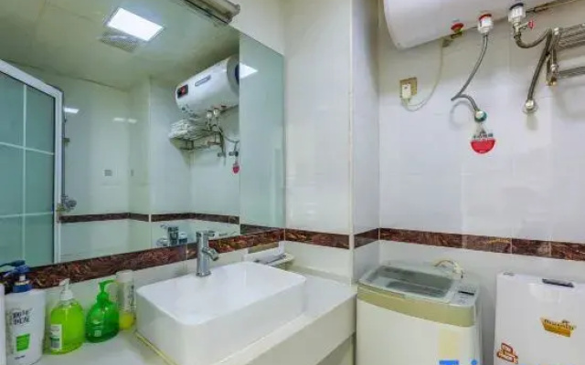 IBLV Vedio Hotel （Guanggu Yangjiawan）