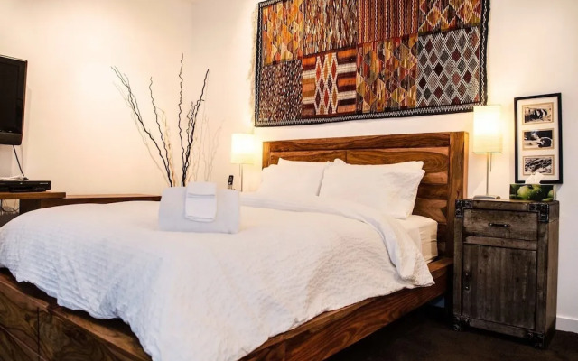 83mf - Lakeside - Hot Tub - Bbq - Dock - Sleeps 4 2 Bedroom Home by RedAwning