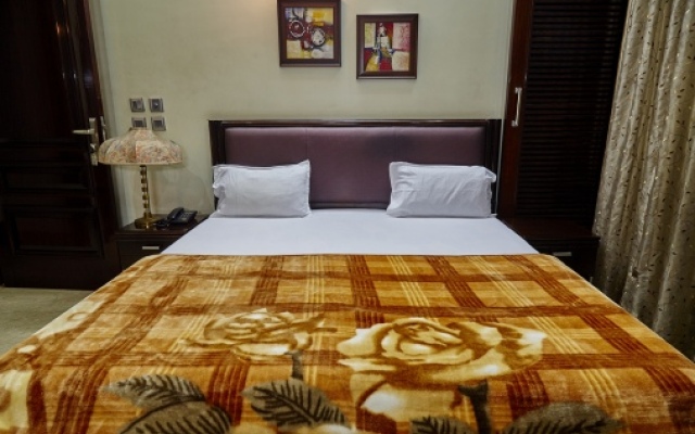 OYO Premium Chi Greater Noida