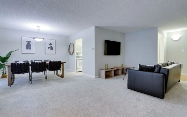 Modern Apt Near Airport & Metro