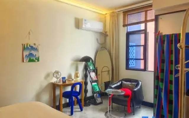 Jingdezhen UP Apartment (Taoxichuan Creative Plaza)