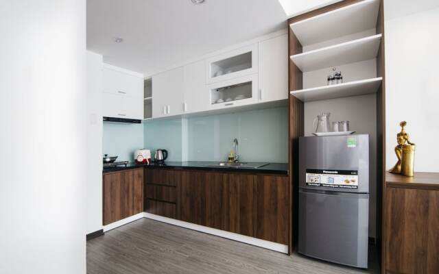 Royal Lion Hotel and Apartment