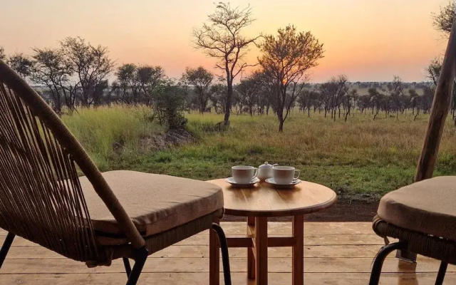 Wildlux Serengeti Camp