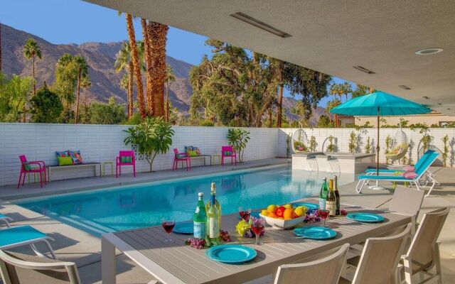 Pretty in Pink at Indian Canyons