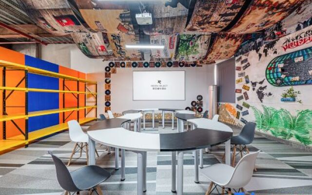 Guangzhou TaiKoo Hui Rezen Select Hotel (Gangding Subway Station)