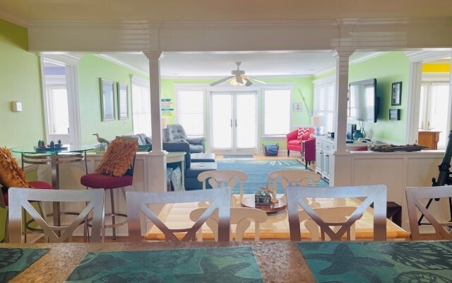 Heaven Sent 4 Bedroom Home by RedAwning