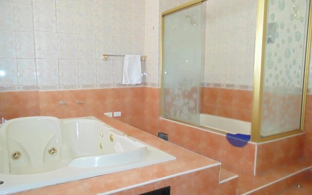 Hotel Antisana
