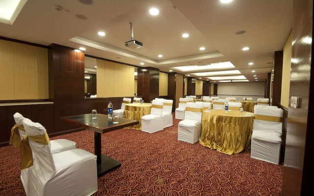 The Golden Plaza Hotel & Spa