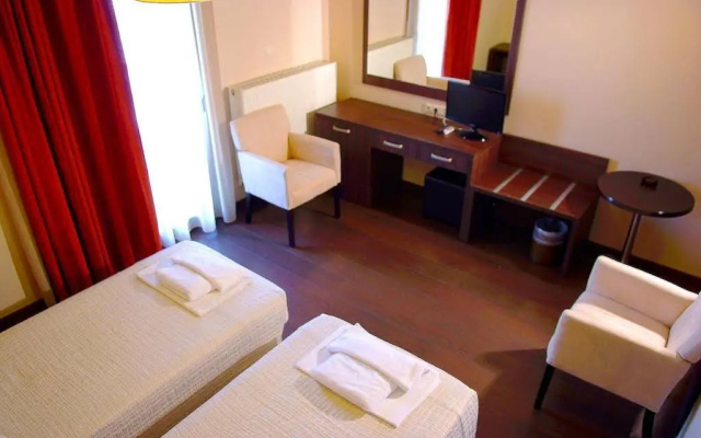 Plotini Hotel