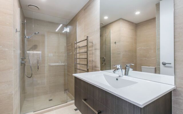 Penthouse with Access to Exclusive Rooftop Terrace