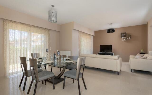 La Maisonette - 4 bedroom villa near the beach