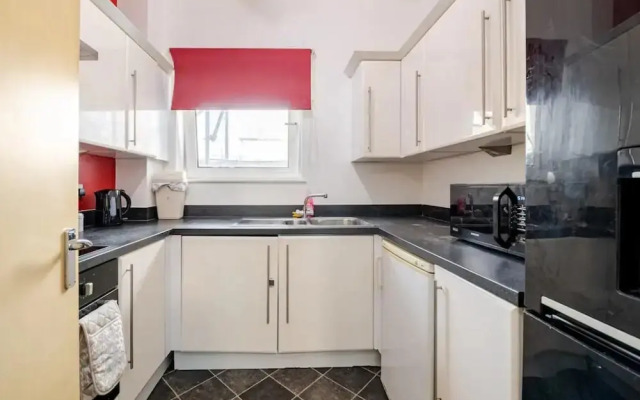 2bed Apt - City Centre With Balcony - Sleeps 6