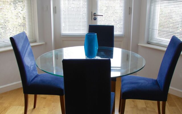 Lux Living Apartments - Marino Place