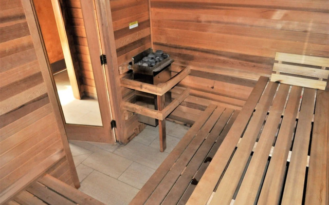 Tennis Townhome 2 Bed 2.5 Bath