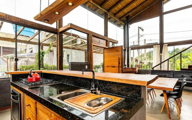 3BR Duplex w/ BBQ & Garage Near Beach Emb686