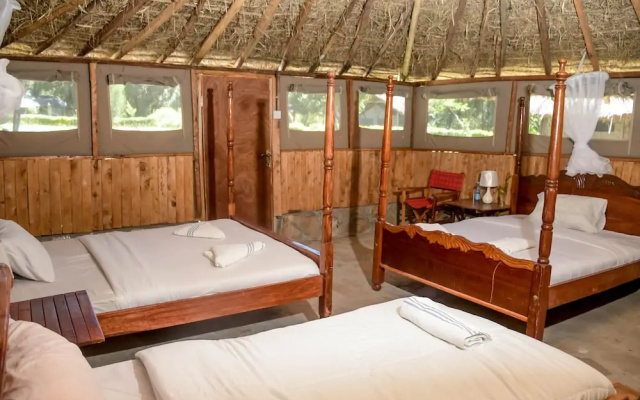 Giraffe Hills Mara Camp