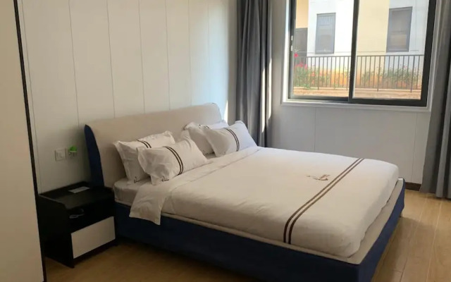 Phoenix Apartment by LINK