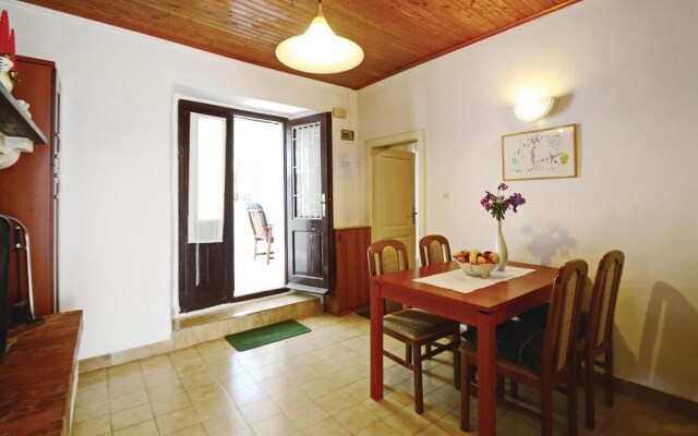 Awesome Apartment in Gondolici With 1 Bedrooms