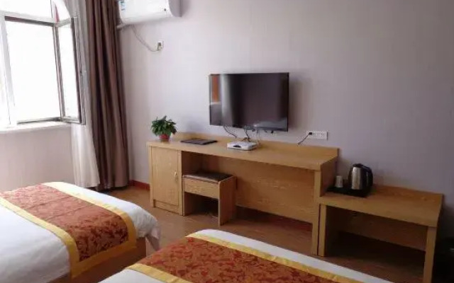 Colorful Danxia Pengxiang Hotel