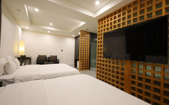 TRT Hotel