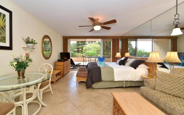 Royal Kahana 104