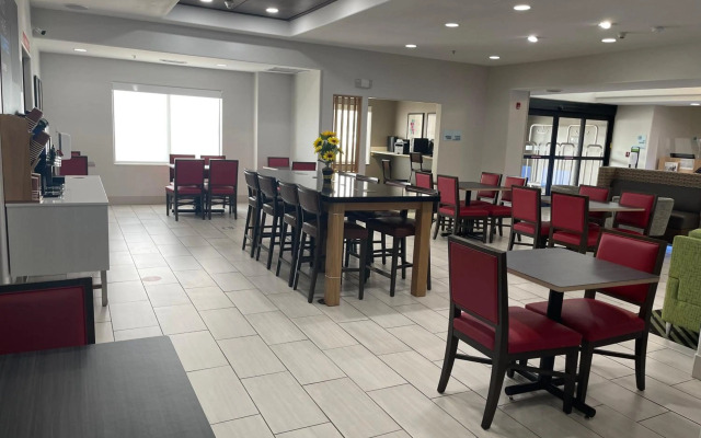 Holiday Inn Express Hotel & Suites Las Vegas by IHG