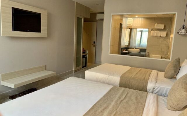 Holiday 2 Hotel