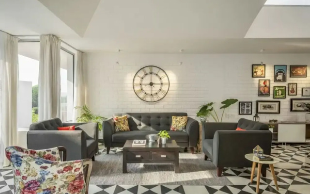 El Arbol by Hireavilla-2br w Rooftop Pool in Nerul