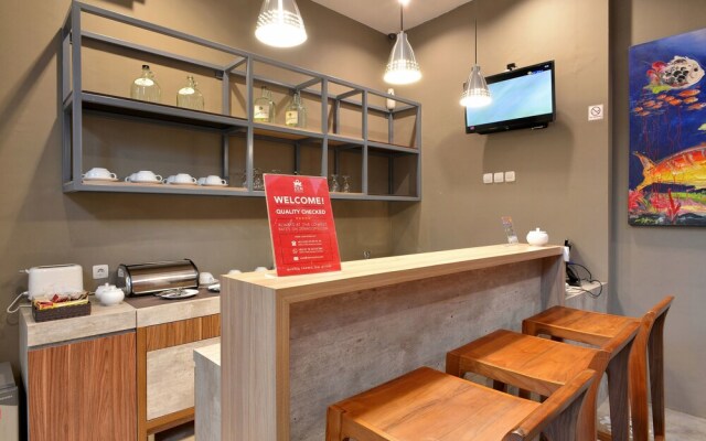 ZEN Rooms Near Mall Buaran