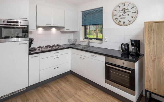 Luxurious Villa With sun Shower, in a Wooded Area