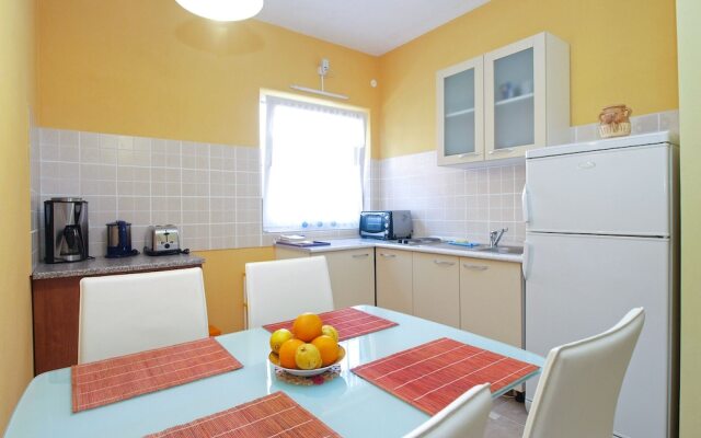 Apartment 1840
