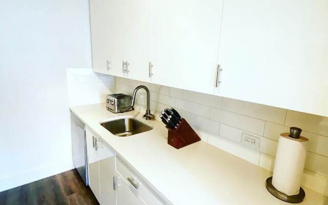 California Building by Hosteeva