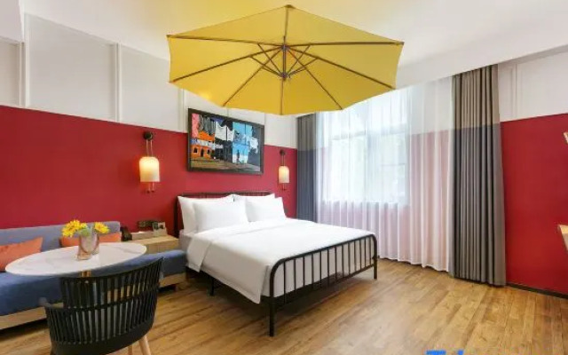Magpie CC Hotel