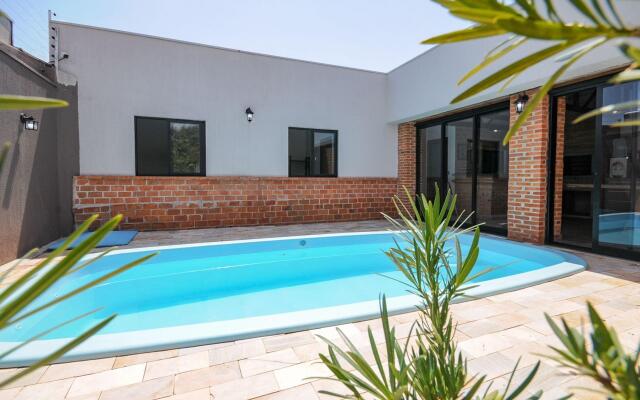 12 Hóspedes - Piscina Àgua Salgada e Área Gourmet